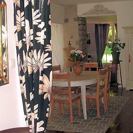 Πανσιόν La Folie 3*