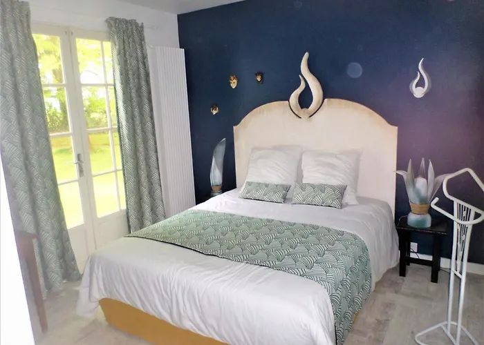 Pensión La Folie 3*