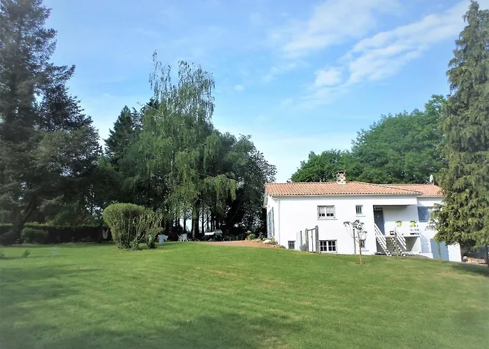 Pensión La Folie 3*